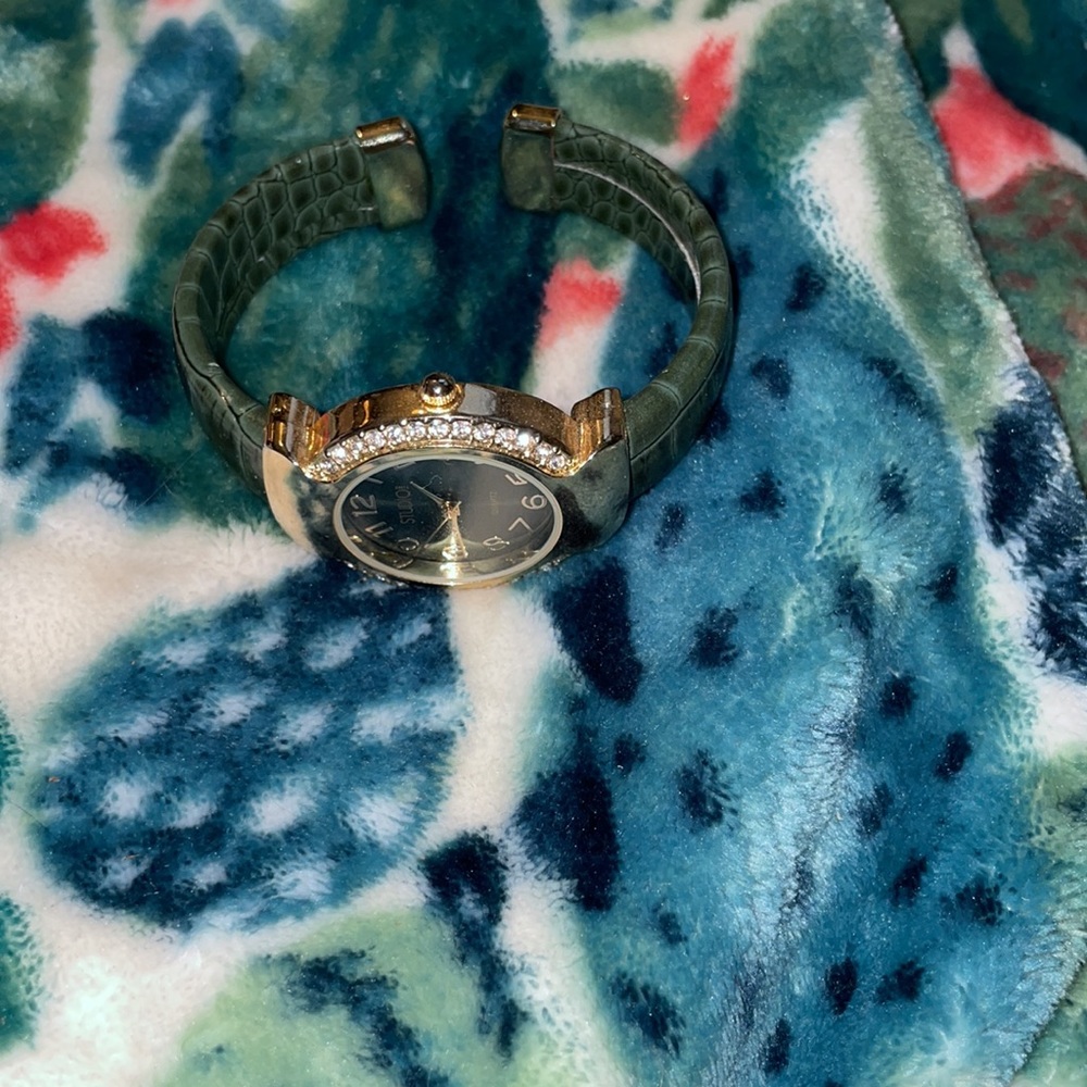 Watch - Picture 2 of 7